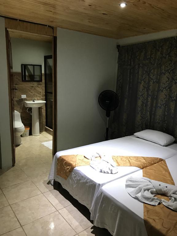 Manuel Antonio Hostel Resort Ngoại thất bức ảnh